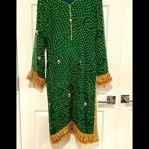 Never worn chunri shalwar kameez